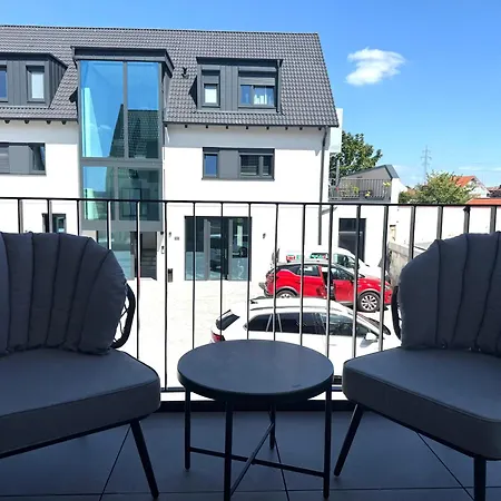 Geisfelder Suites, Zuhause Auf Zeit 1og Rechts Apartament *